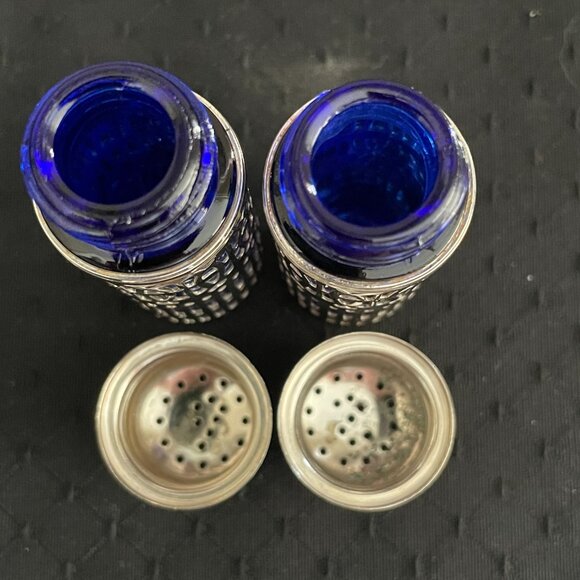 Vintage Silver Plate Cobalt Blue Salt and Pepper Shakers - Picture 4 of 5
